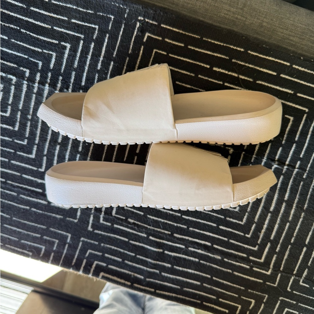 Jordan Cream Slide Sandals with Minimalist Design - Picture 5 of 6